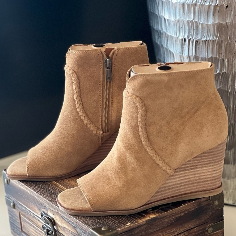 Lucky Brand Lureli Wedge Booties in Tan - Picture 2 of 9